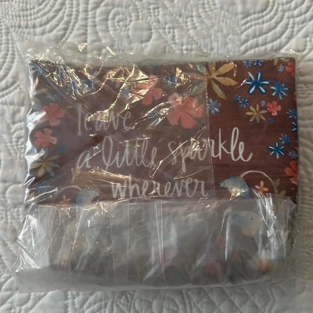 Katie Doucette Cosmetic Bag ‘leave a little sparkle wherever you go’ NWT - Picture 2 of 4